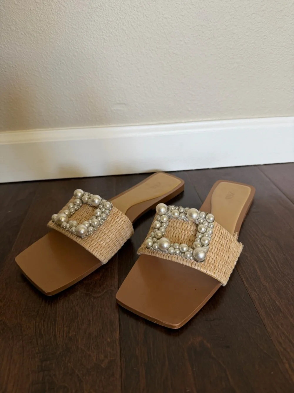 Zara Tan Raffia Slide Sandals with Pearl-Embellished Buckle - Picture 6 of 6